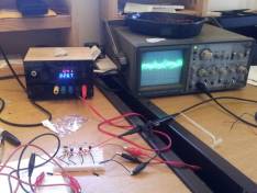 Analogue Hitachi scilloscope